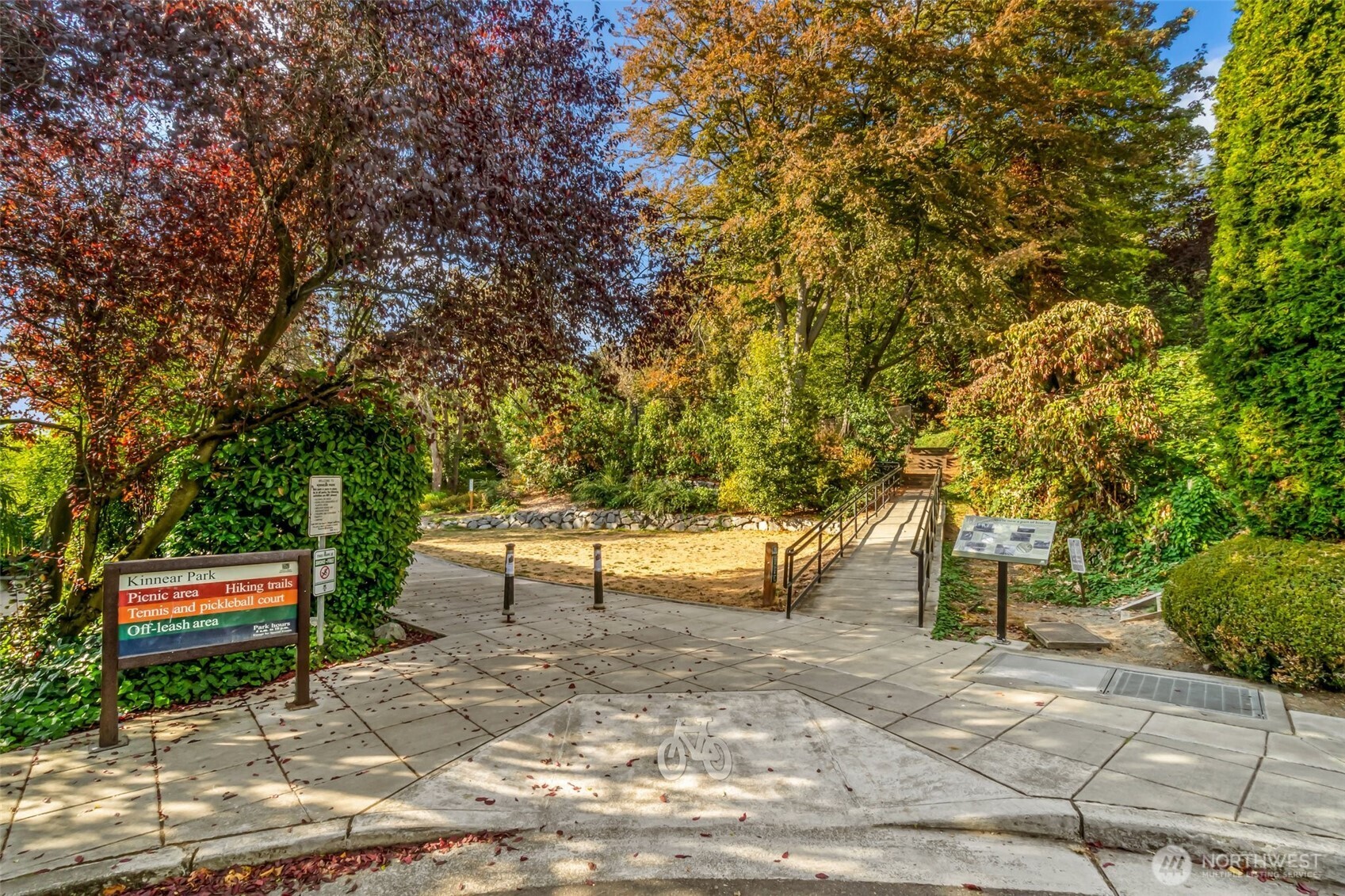 505 W Roy Street #304, Seattle, WA 98119-3882