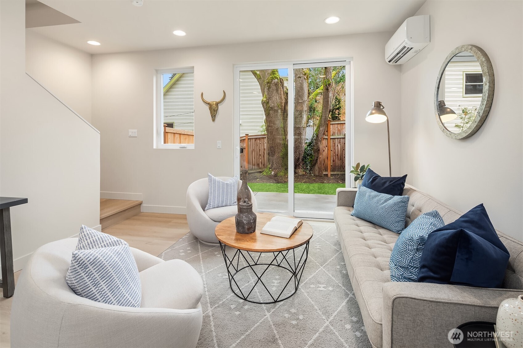 8823 Ashworth Avenue N #B, Seattle, WA 98103