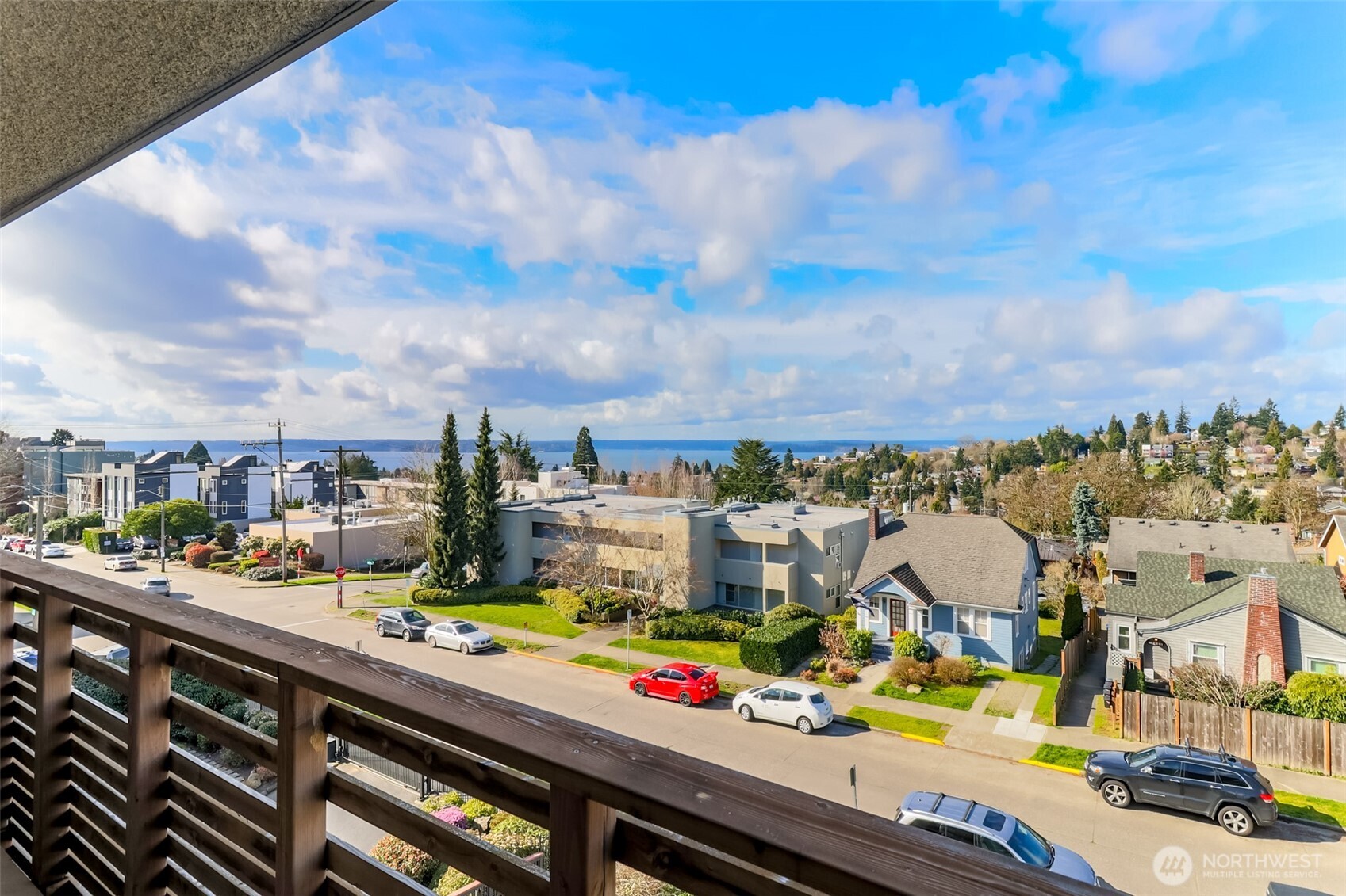 4444 44th Avenue SW #405, Seattle, WA 98116