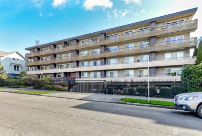 4444 44th Avenue SW #405, Seattle, WA 98116 - Photo 2