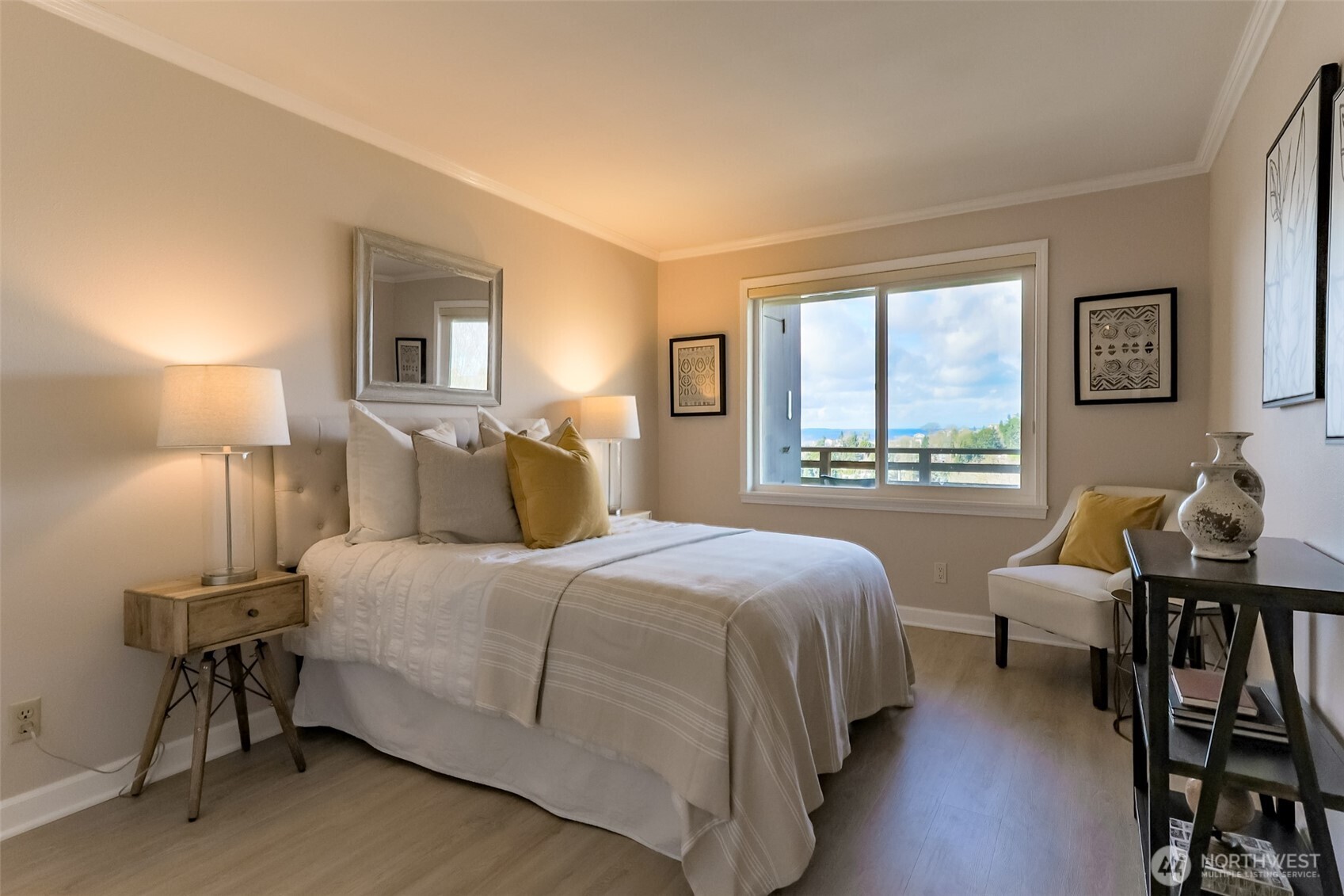 4444 44th Avenue SW #405, Seattle, WA 98116