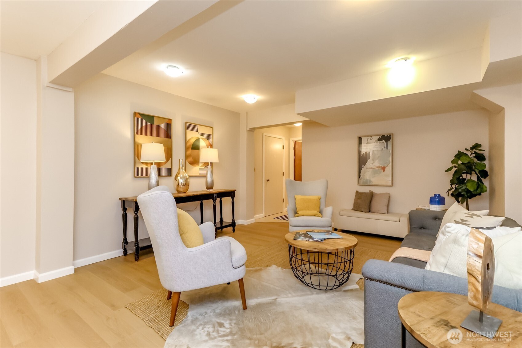 4444 44th Avenue SW #405, Seattle, WA 98116