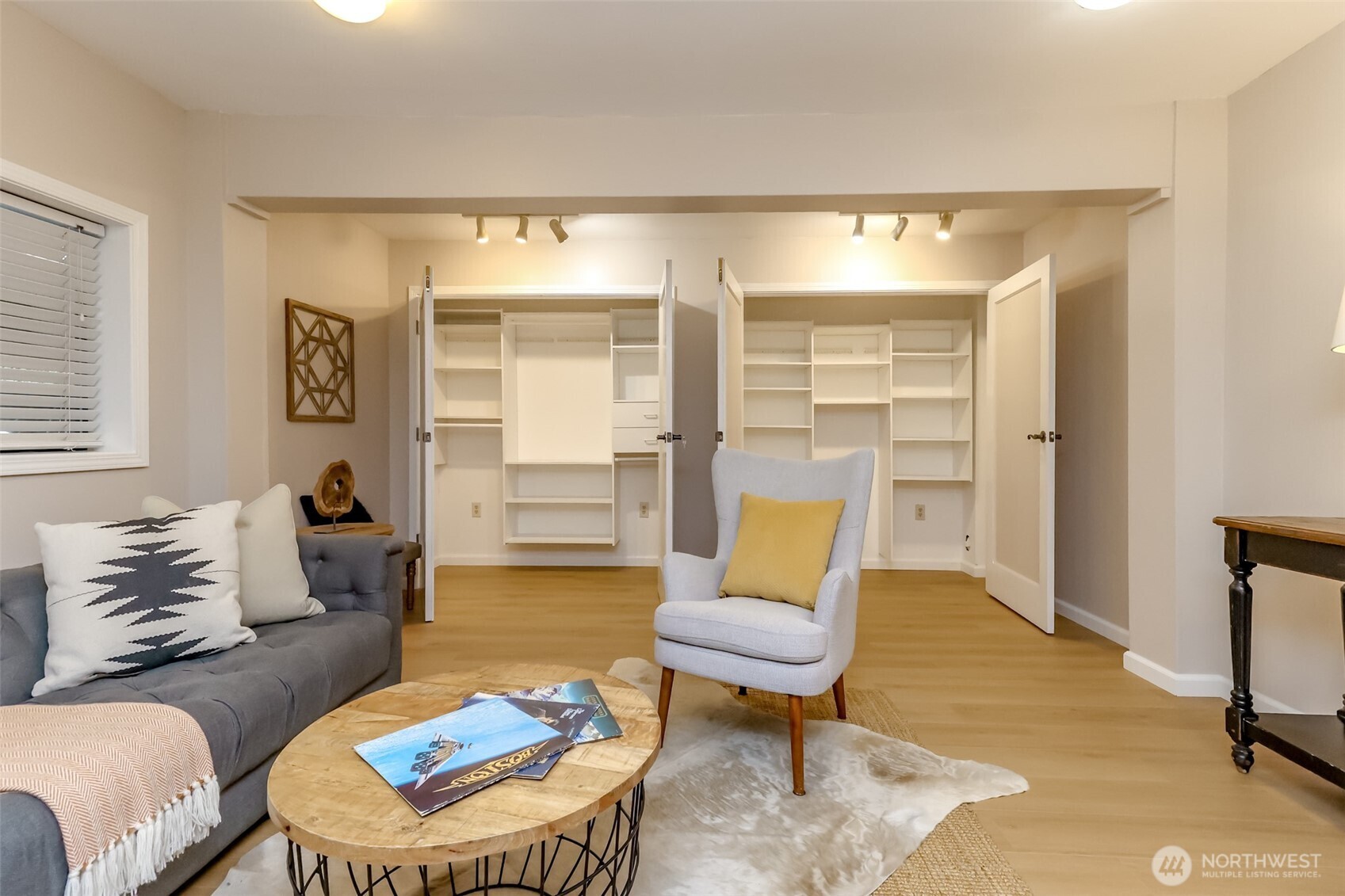 4444 44th Avenue SW #405, Seattle, WA 98116