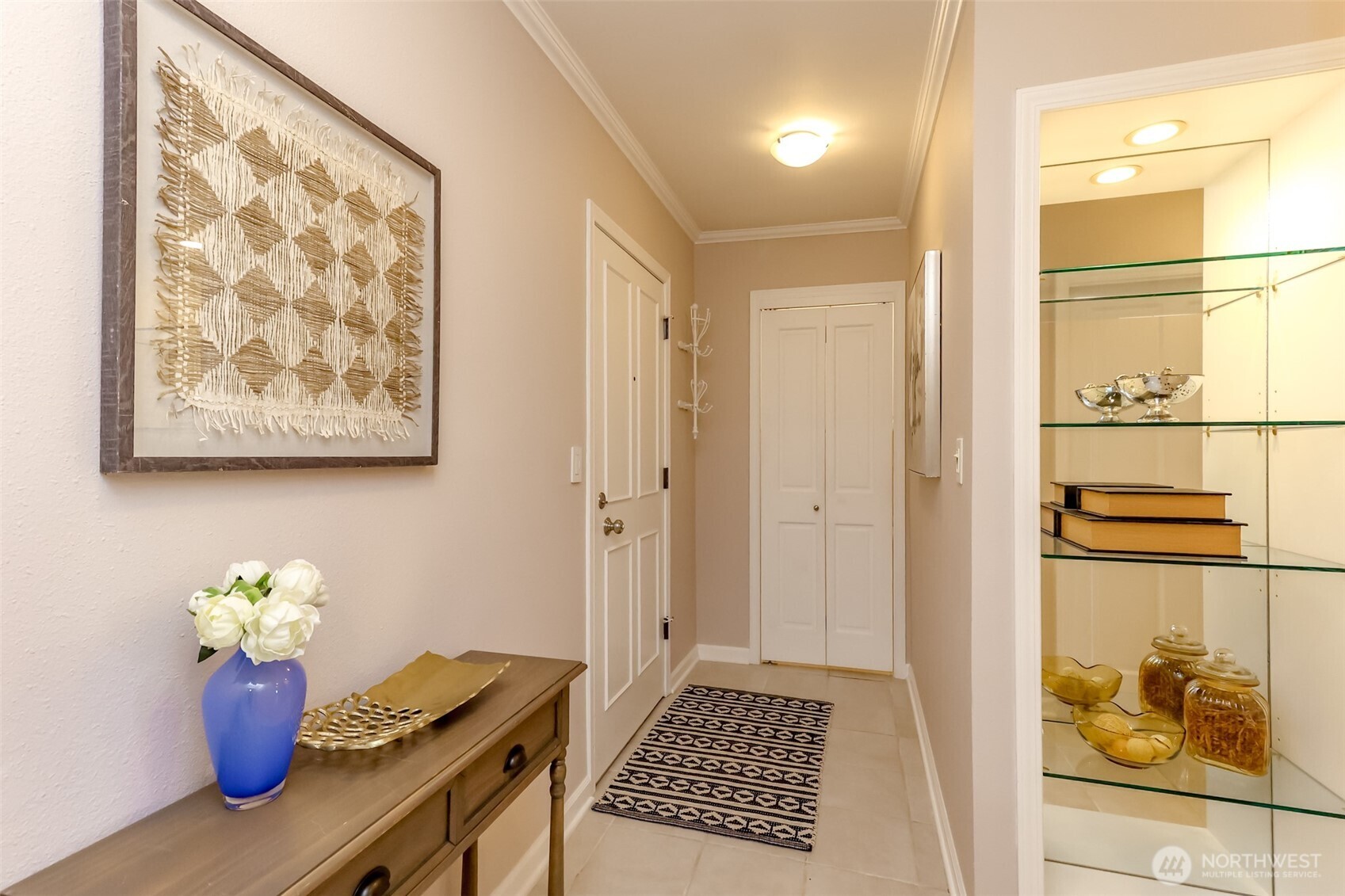 4444 44th Avenue SW #405, Seattle, WA 98116