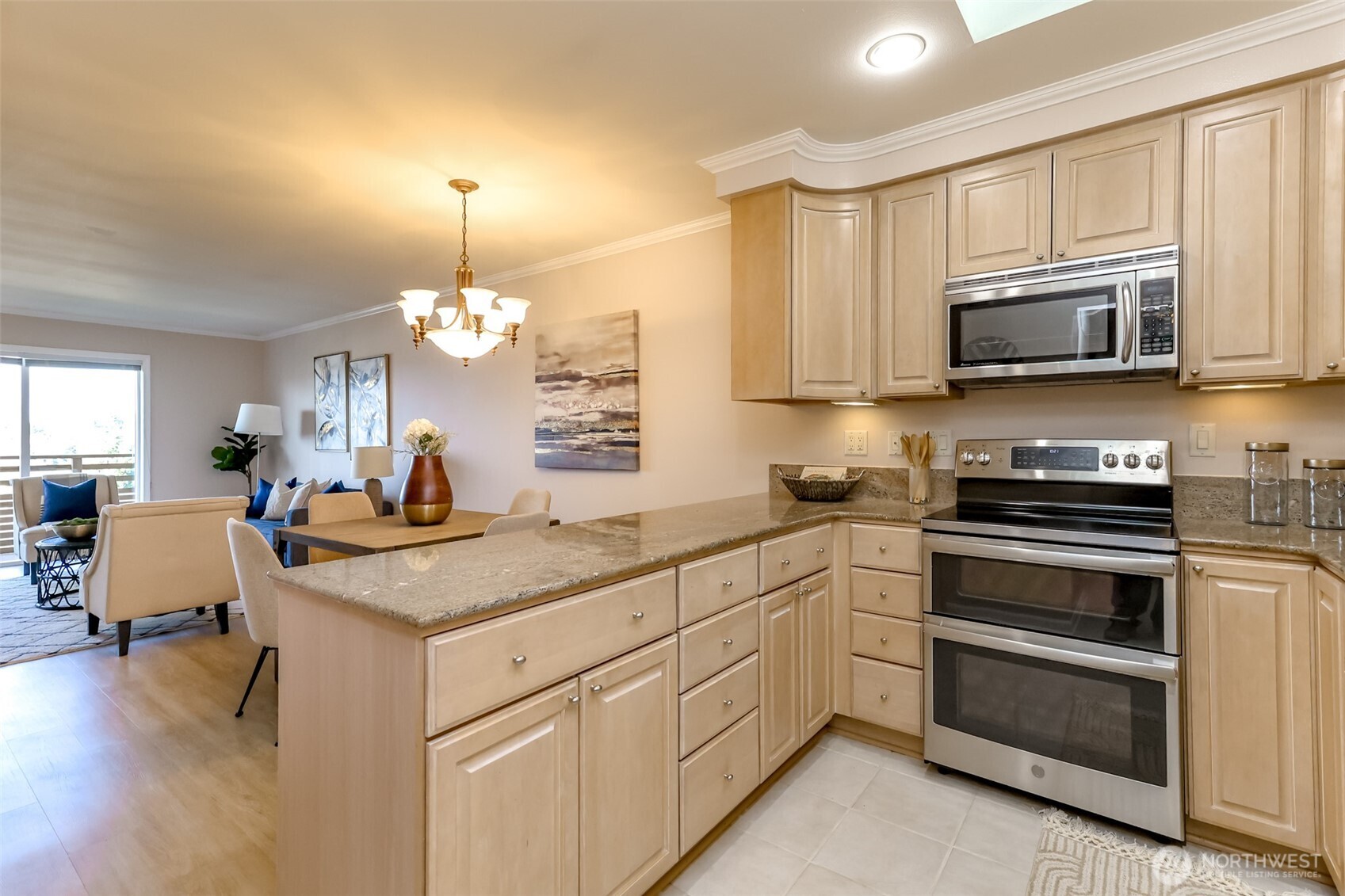 4444 44th Avenue SW #405, Seattle, WA 98116