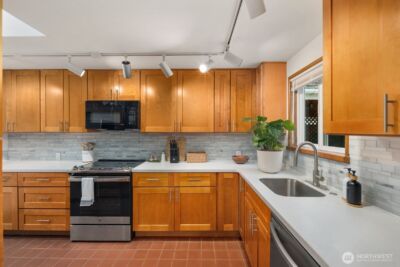 2321 NE 128th Street , Seattle, WA 98125 - Photo 9