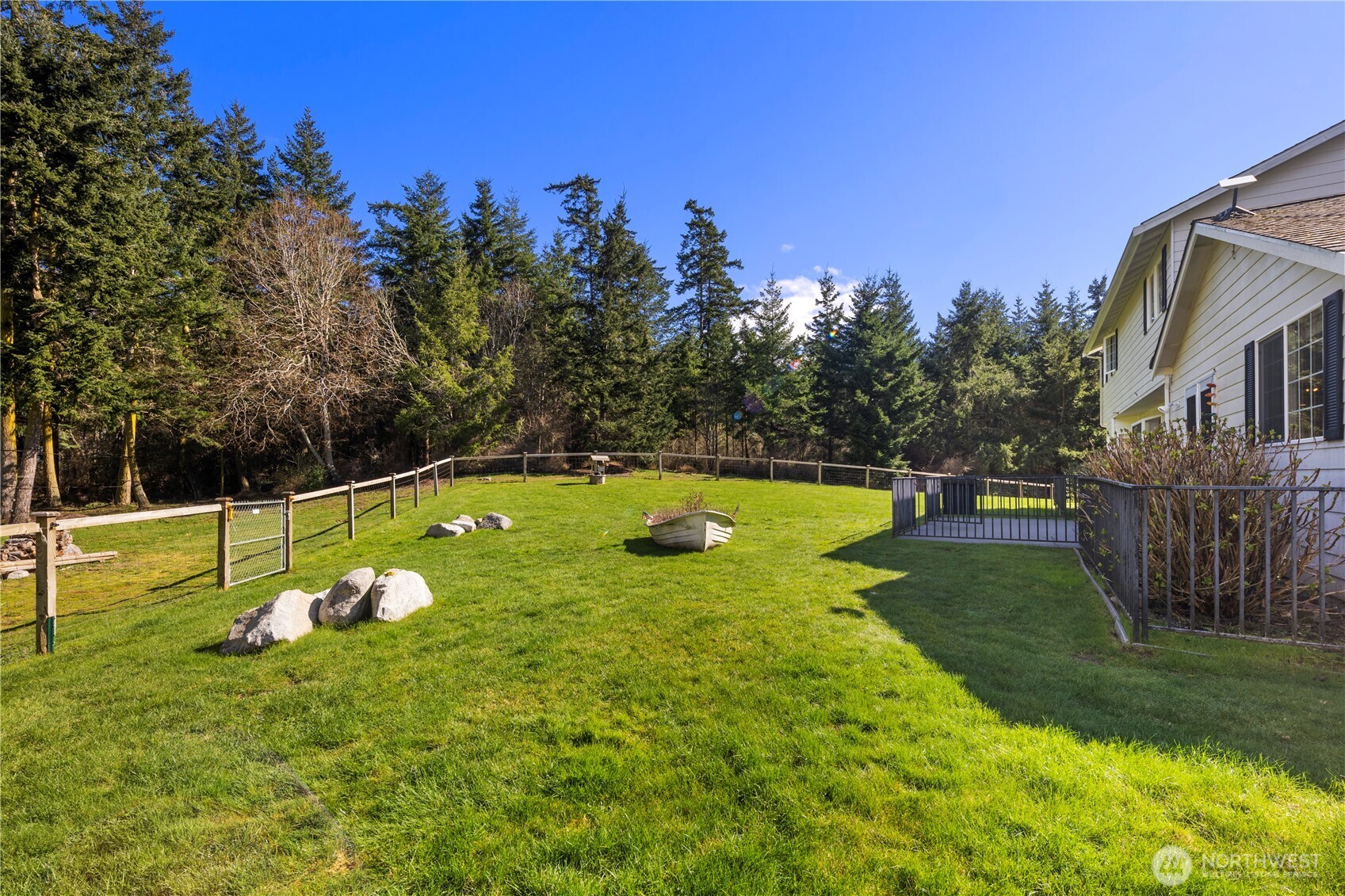 1870 W Cloud Way , Oak Harbor, WA 98277