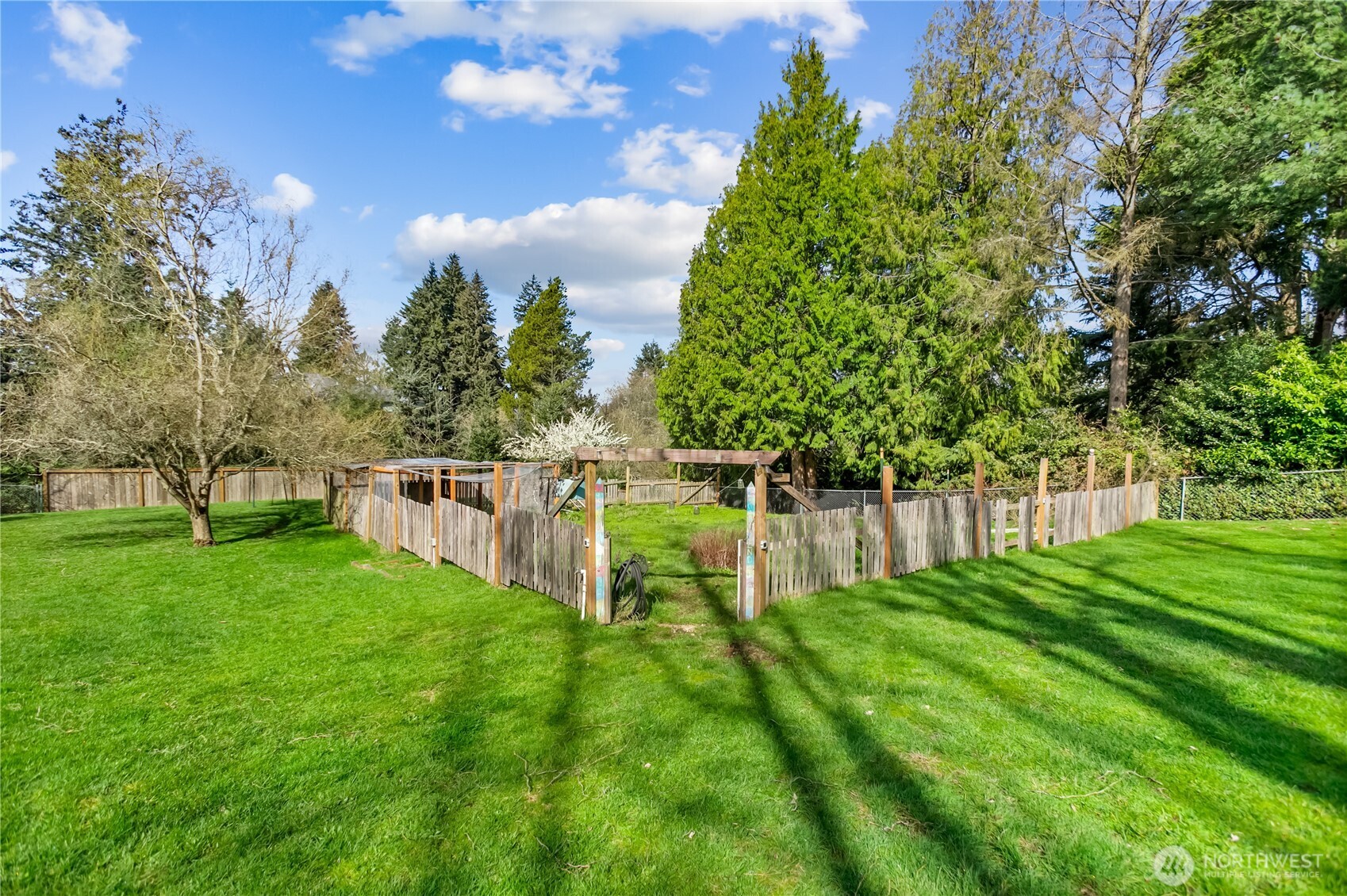 4226 Sunset Drive W, University Place, WA 98466