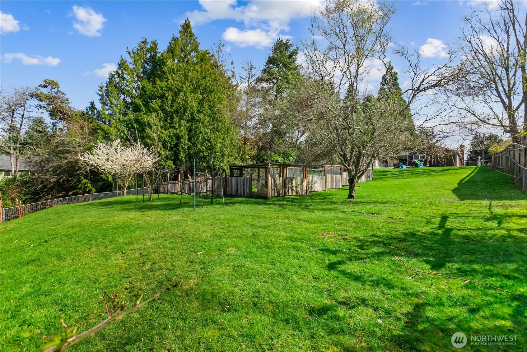 4226 Sunset Drive W, University Place, WA 98466