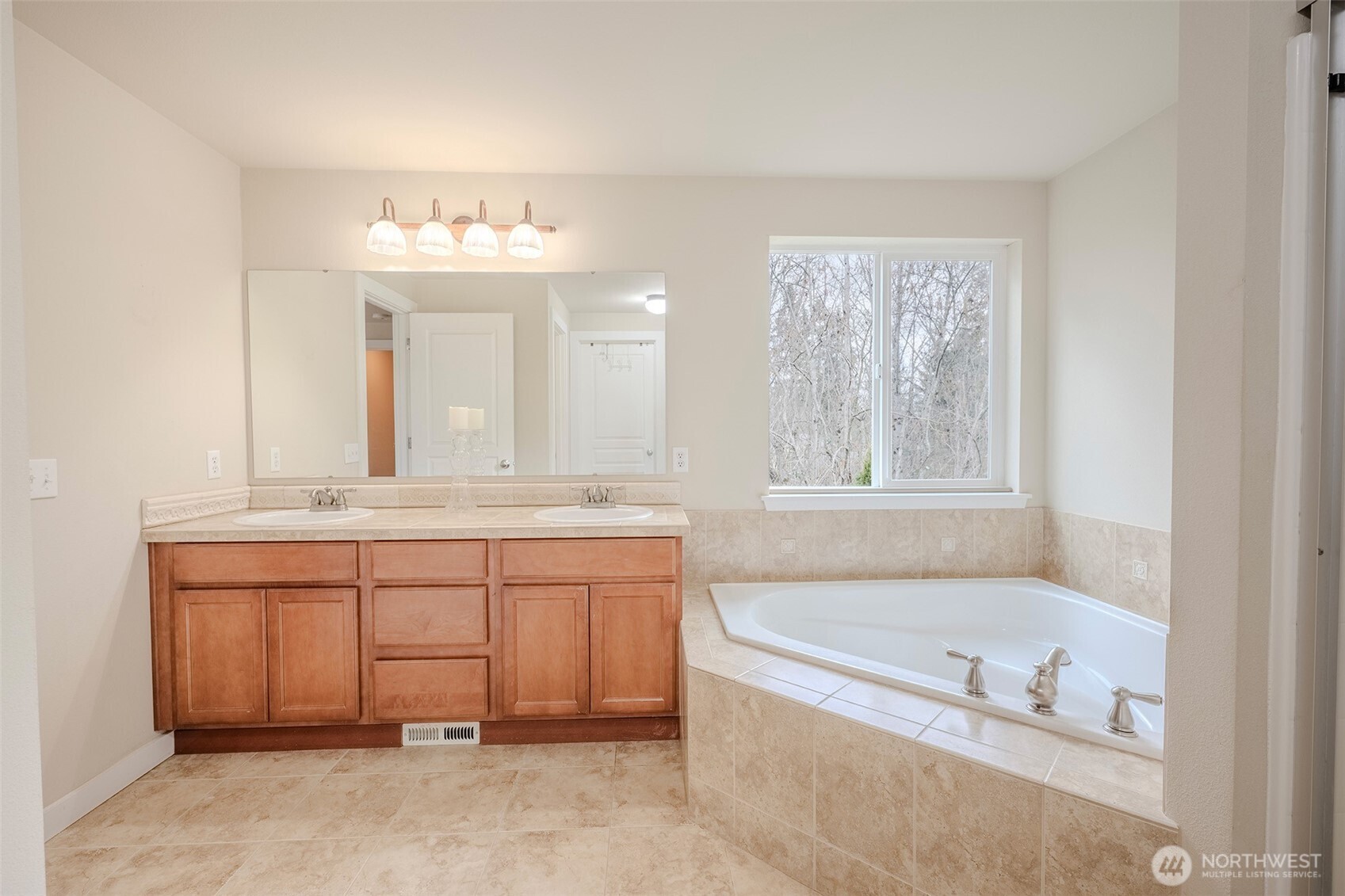 12707 12th Dr SE , Everett, WA 98208