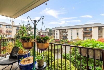 13229 Linden Avenue N #B306, Seattle, WA 98133 - Photo 2