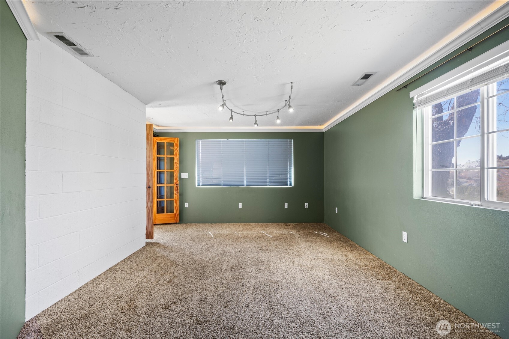 705 N 12th Street , Selah, WA 98942