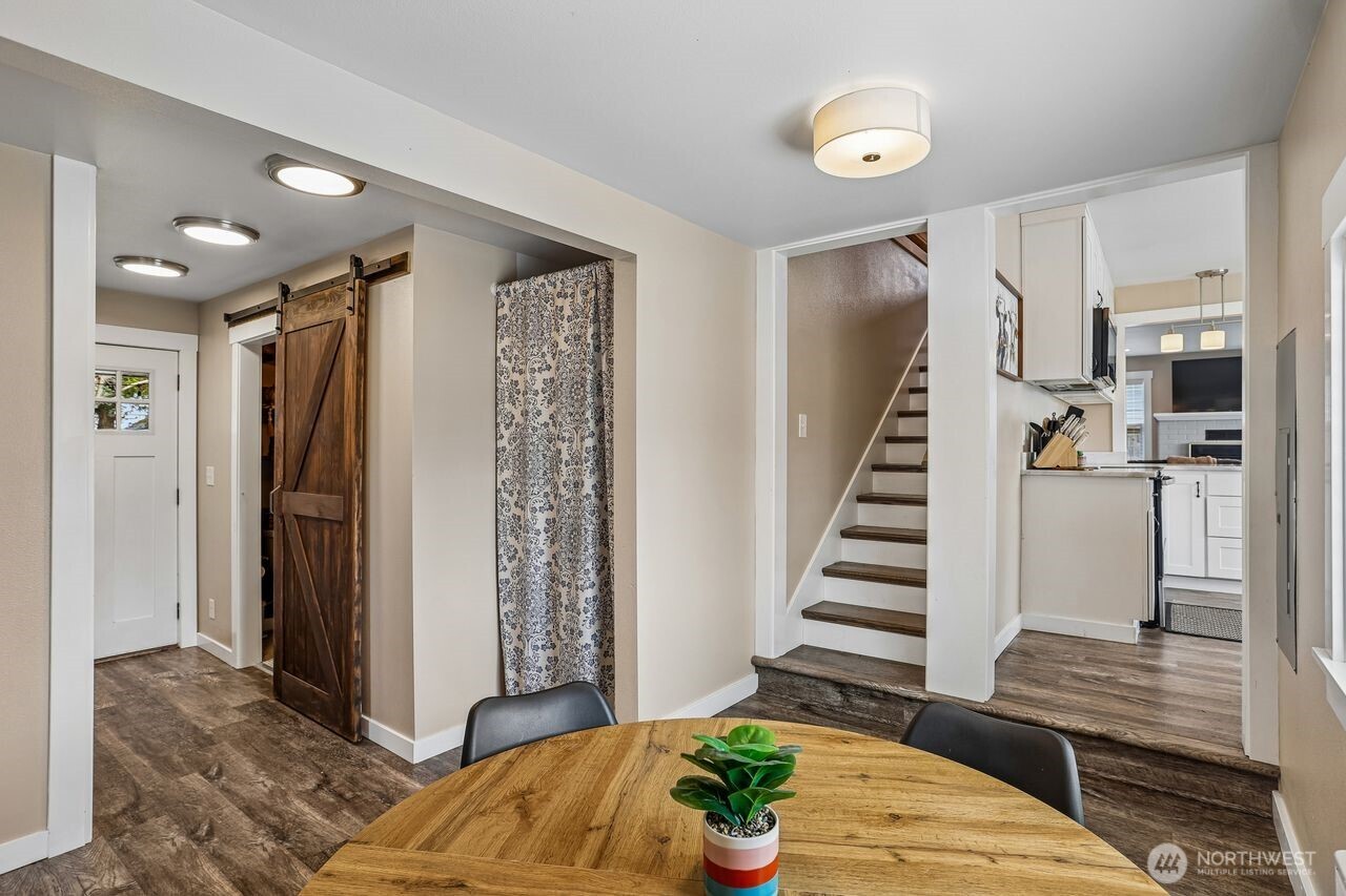 950 SE 4th Avenue , Oak Harbor, WA 98277