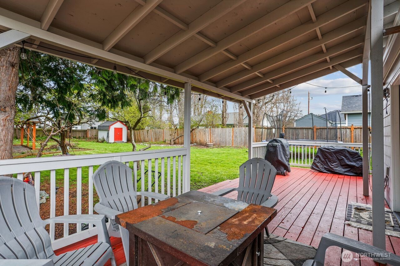 950 SE 4th Avenue , Oak Harbor, WA 98277