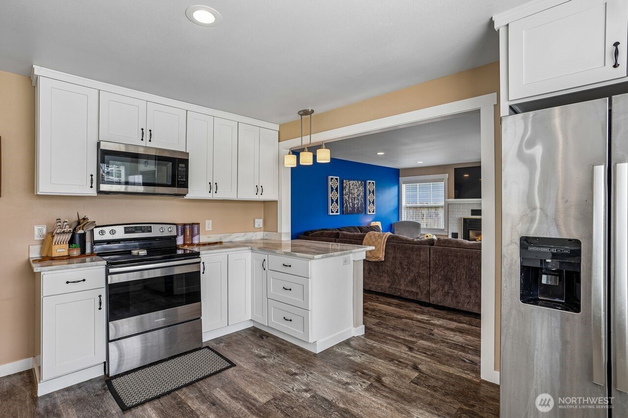 950 SE 4th Avenue , Oak Harbor, WA 98277