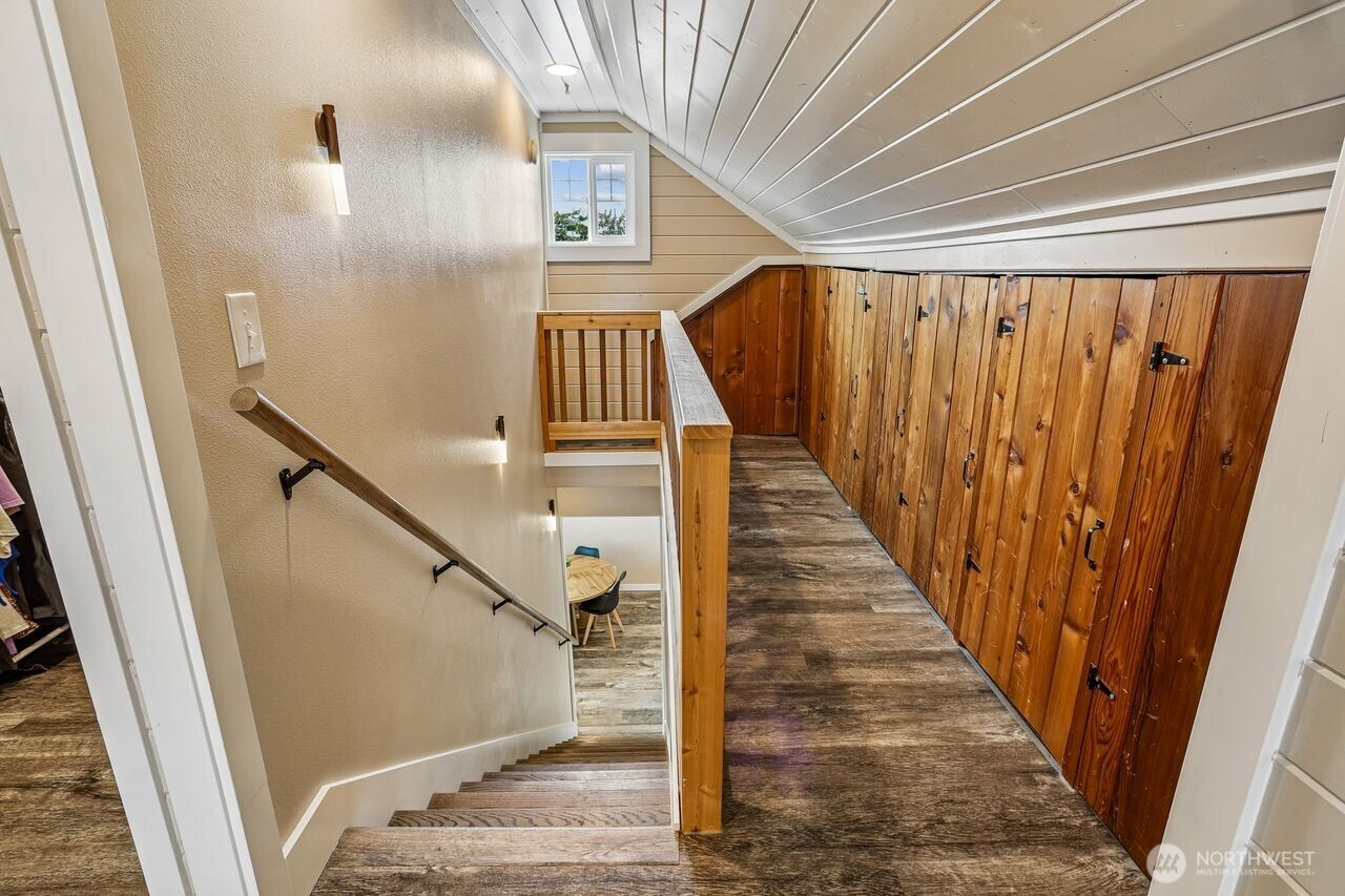 950 SE 4th Avenue , Oak Harbor, WA 98277