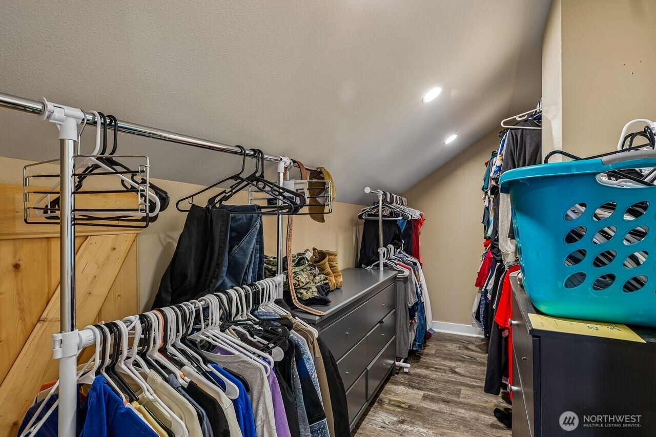 950 SE 4th Avenue , Oak Harbor, WA 98277