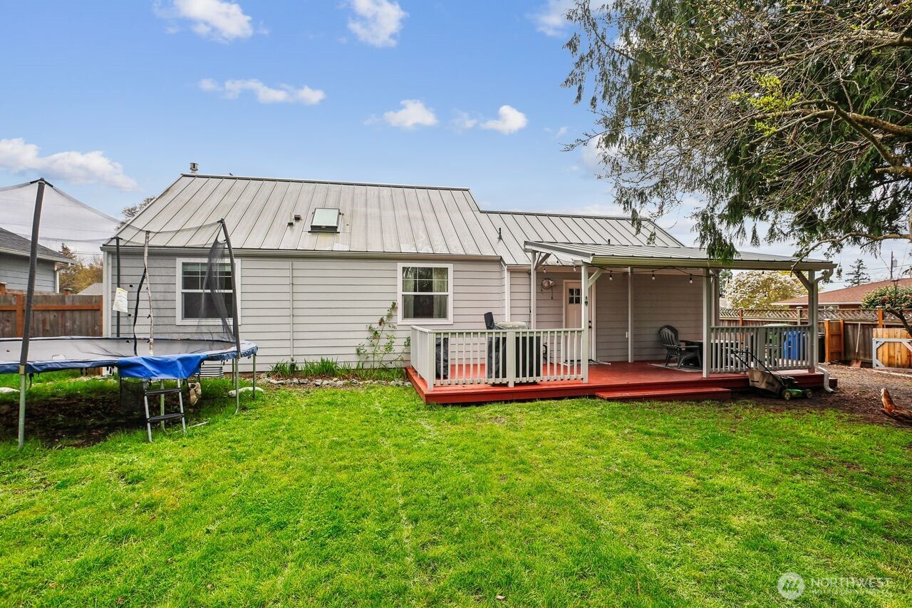 950 SE 4th Avenue , Oak Harbor, WA 98277