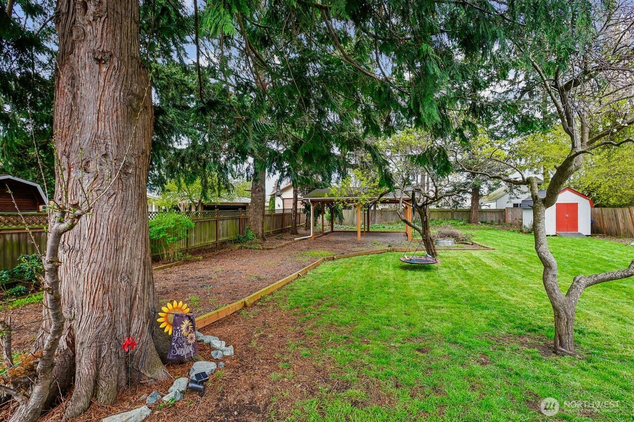 950 SE 4th Avenue , Oak Harbor, WA 98277