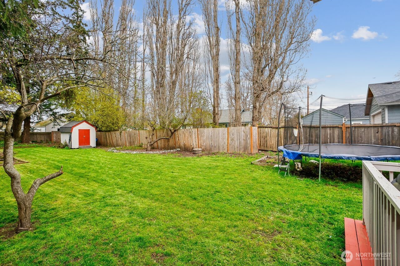 950 SE 4th Avenue , Oak Harbor, WA 98277