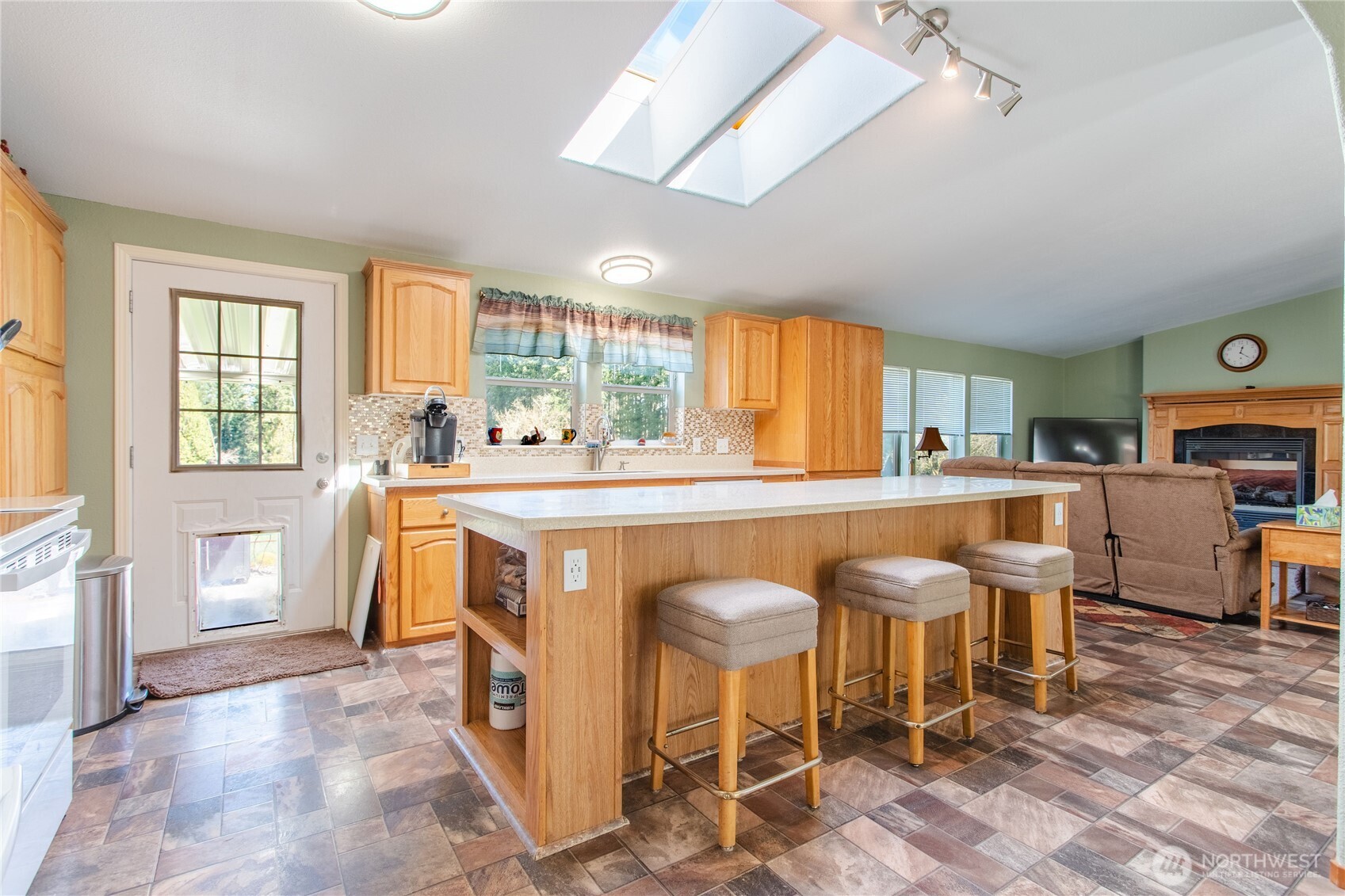 1962 Hwy 603 , Winlock, WA 98596