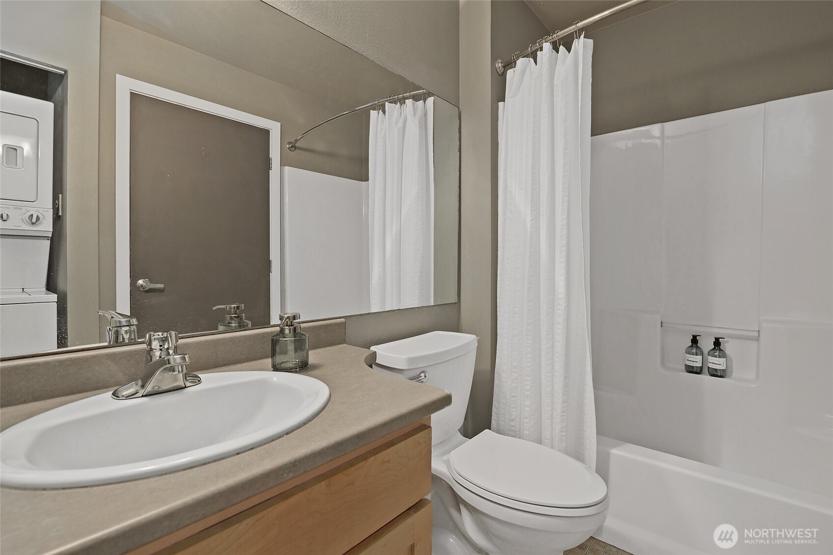 303 23rd Avenue S #304, Seattle, WA 98144-2378