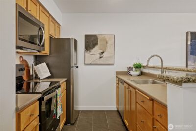 303 23rd Avenue S #304, Seattle, WA 98144-2378 - Photo 3