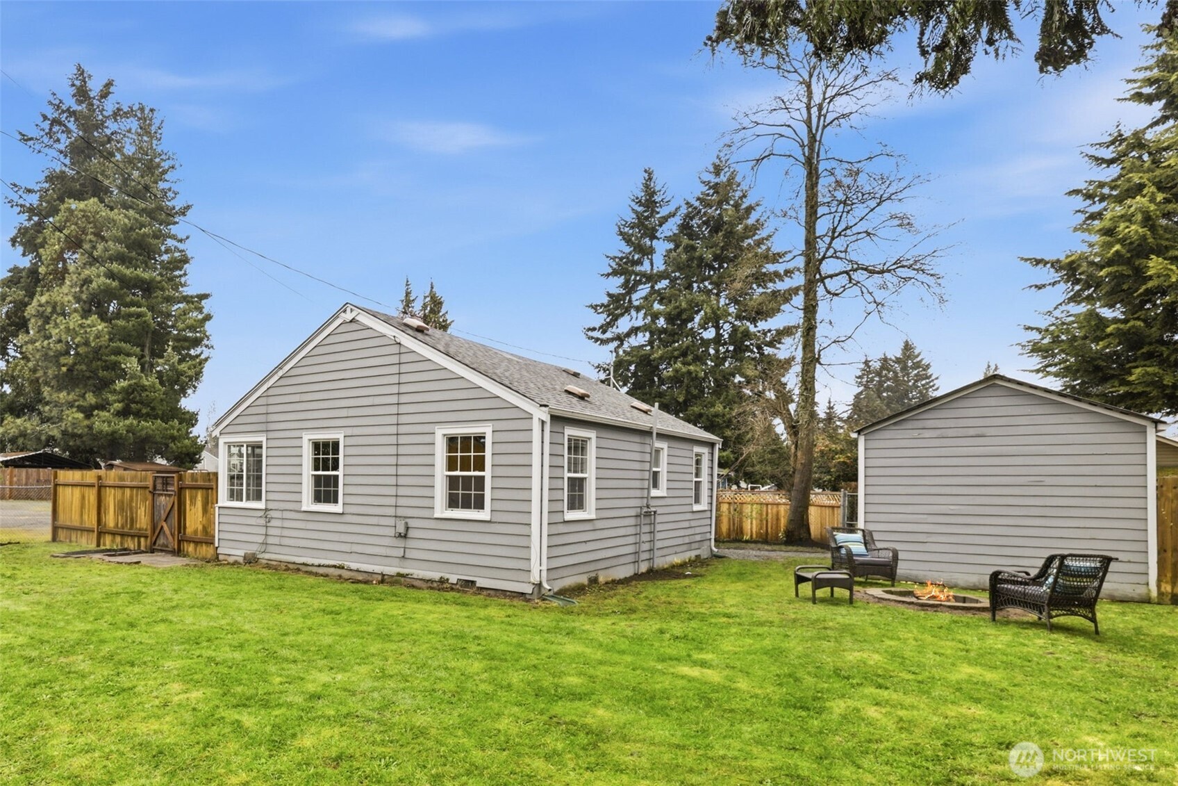 317 SW 124th Street , Seattle, WA 98146