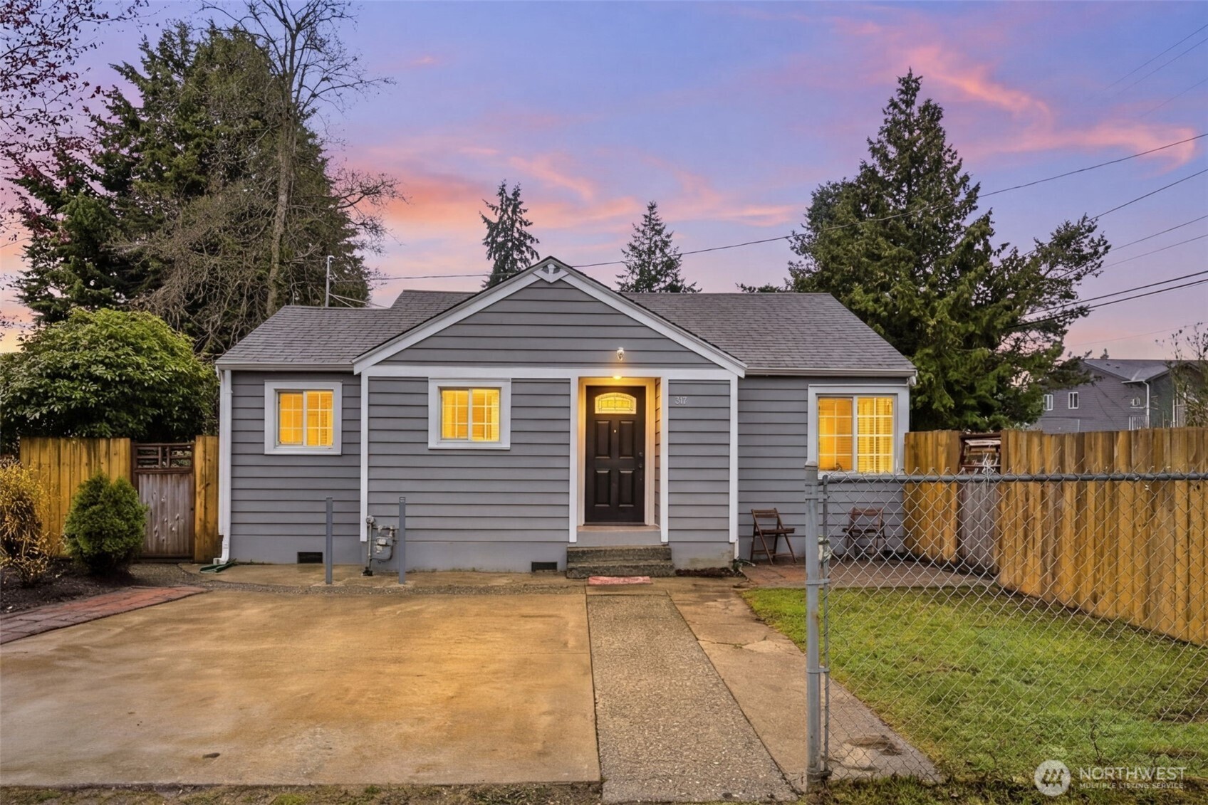 317 SW 124th Street , Seattle, WA 98146