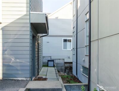 3245 21st Avenue W, Seattle, WA 98199 - Photo 25