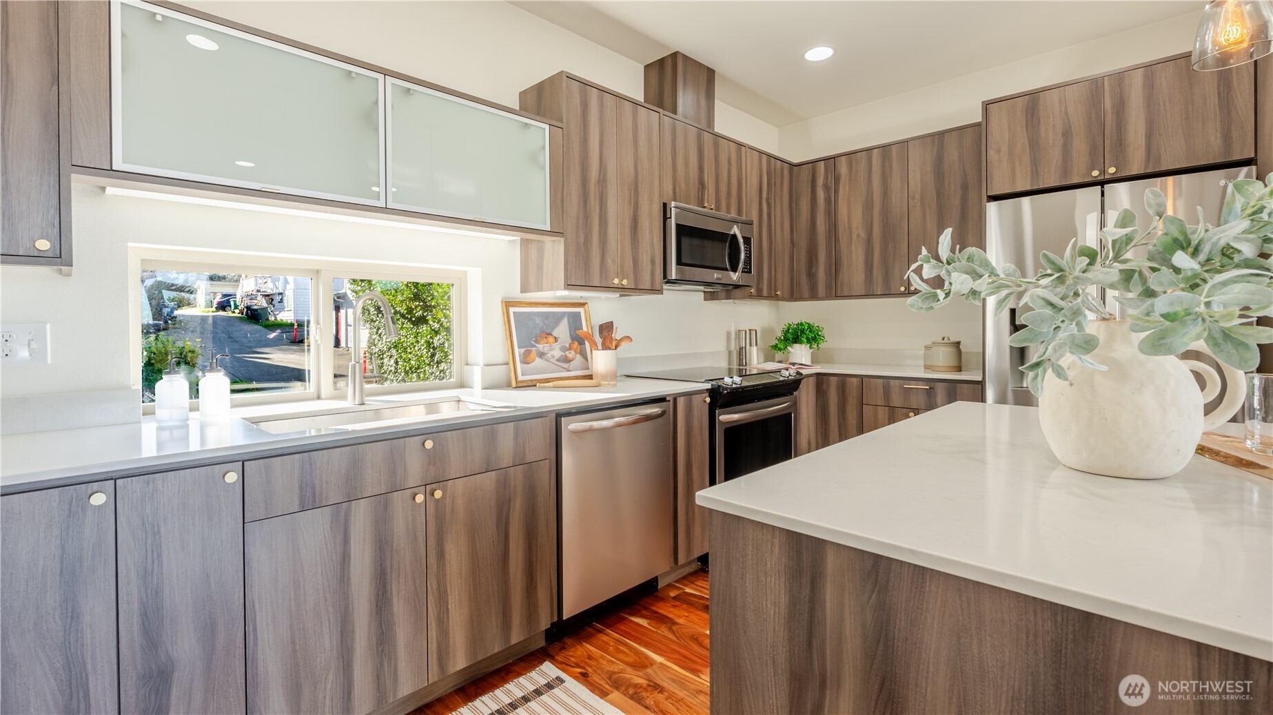 3245 21st Avenue W, Seattle, WA 98199