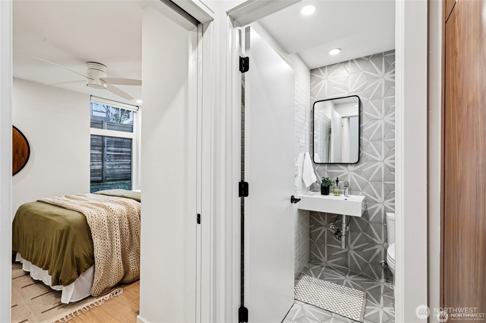 8605 5th Avenue NE #B, Seattle, WA 98115