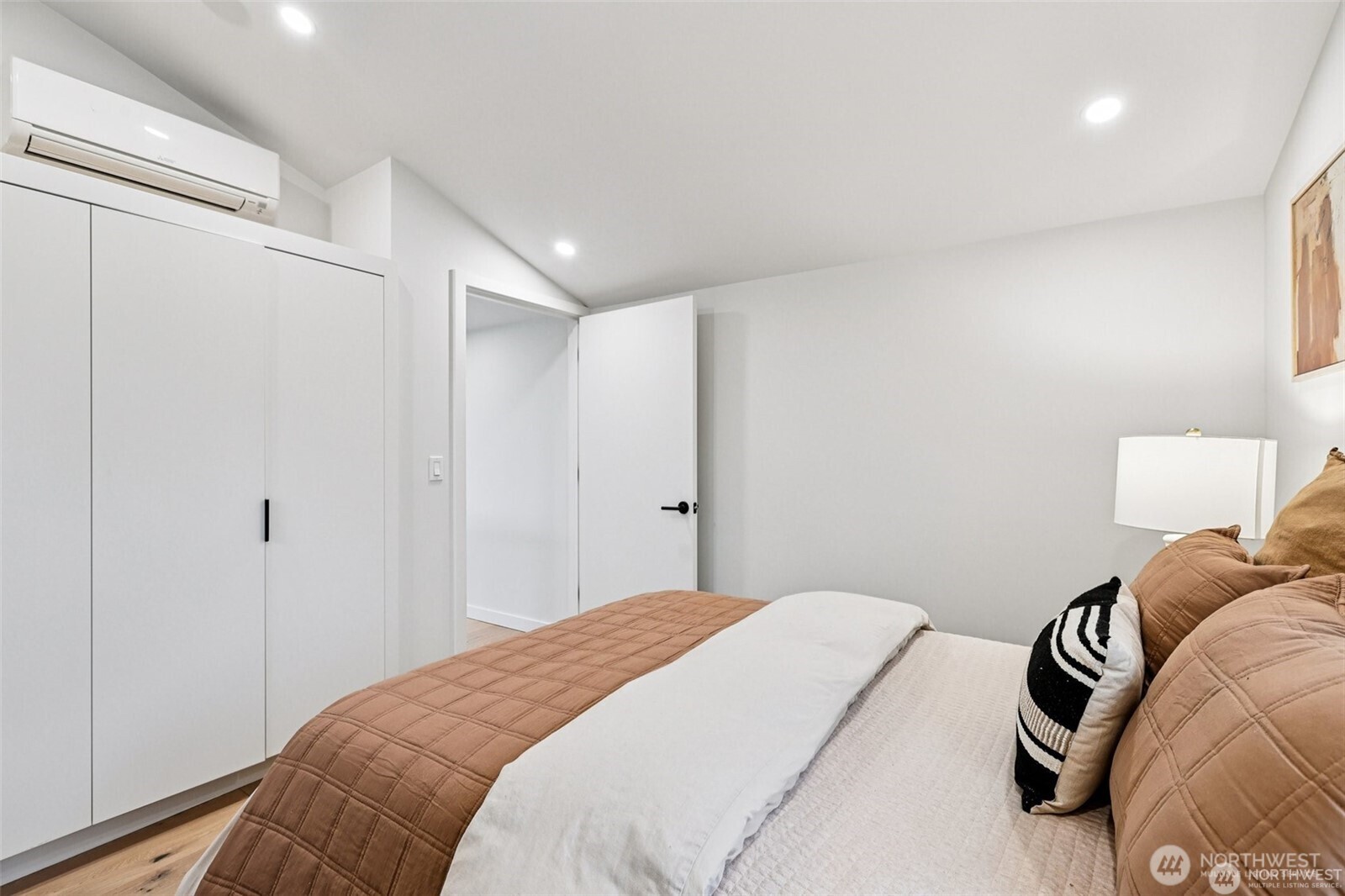 8605 5th Avenue NE #B, Seattle, WA 98115