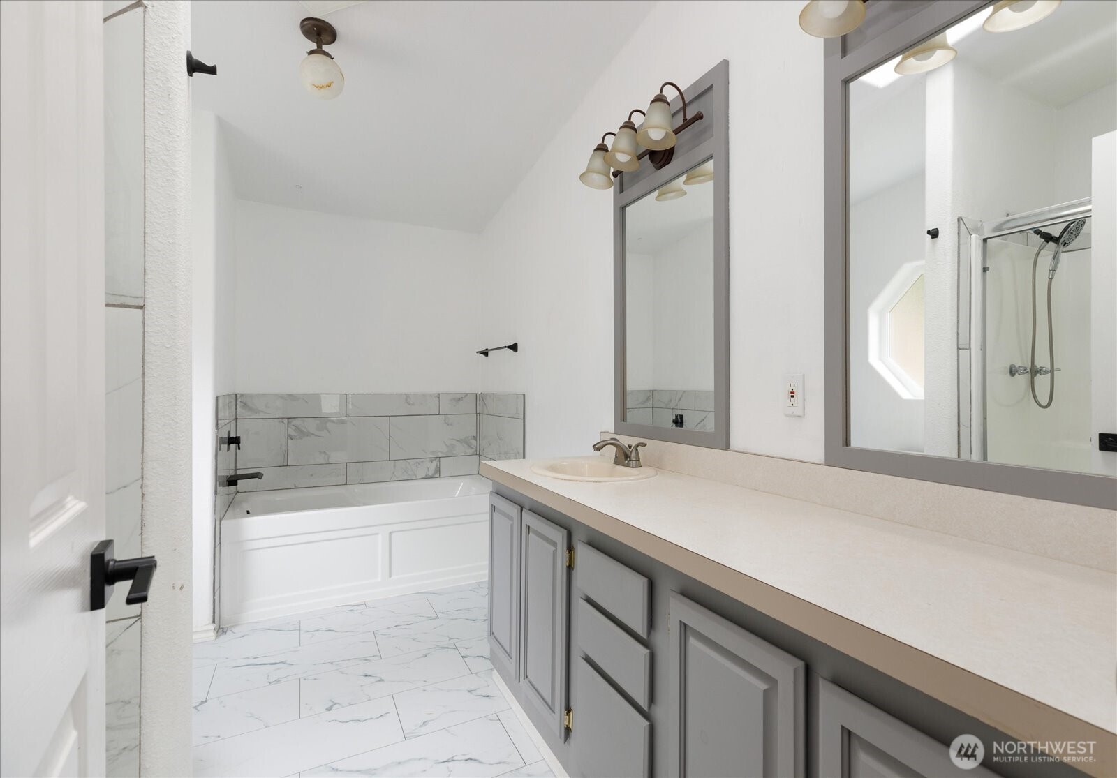 99 E Morris Road , Coupeville, WA 98239