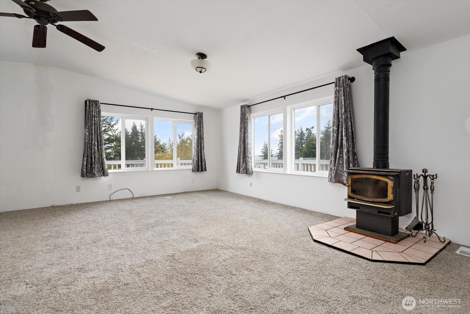 99 E Morris Road , Coupeville, WA 98239