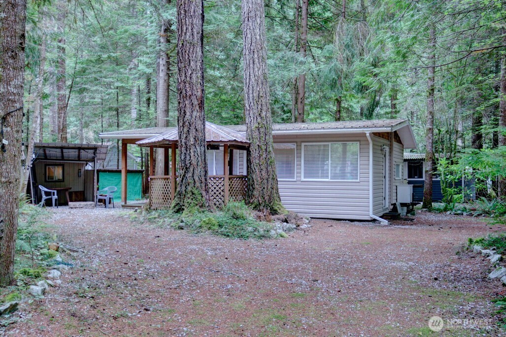 215 Big River Boulevard E, Deming, WA 98244