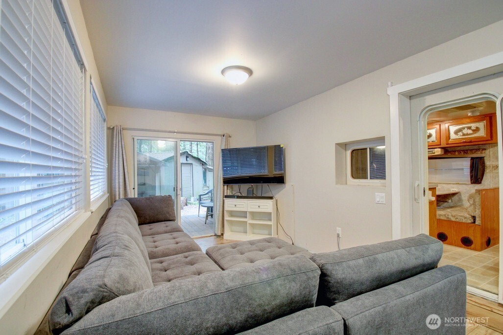 215 Big River Boulevard E, Deming, WA 98244