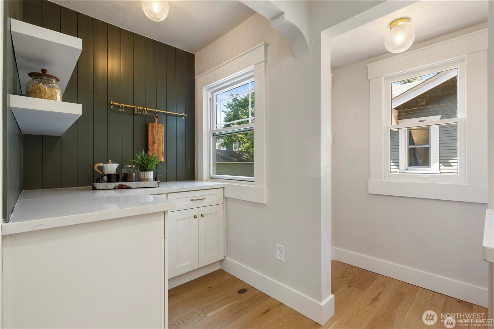 3221 36th Avenue S, Seattle, WA 98144-7005