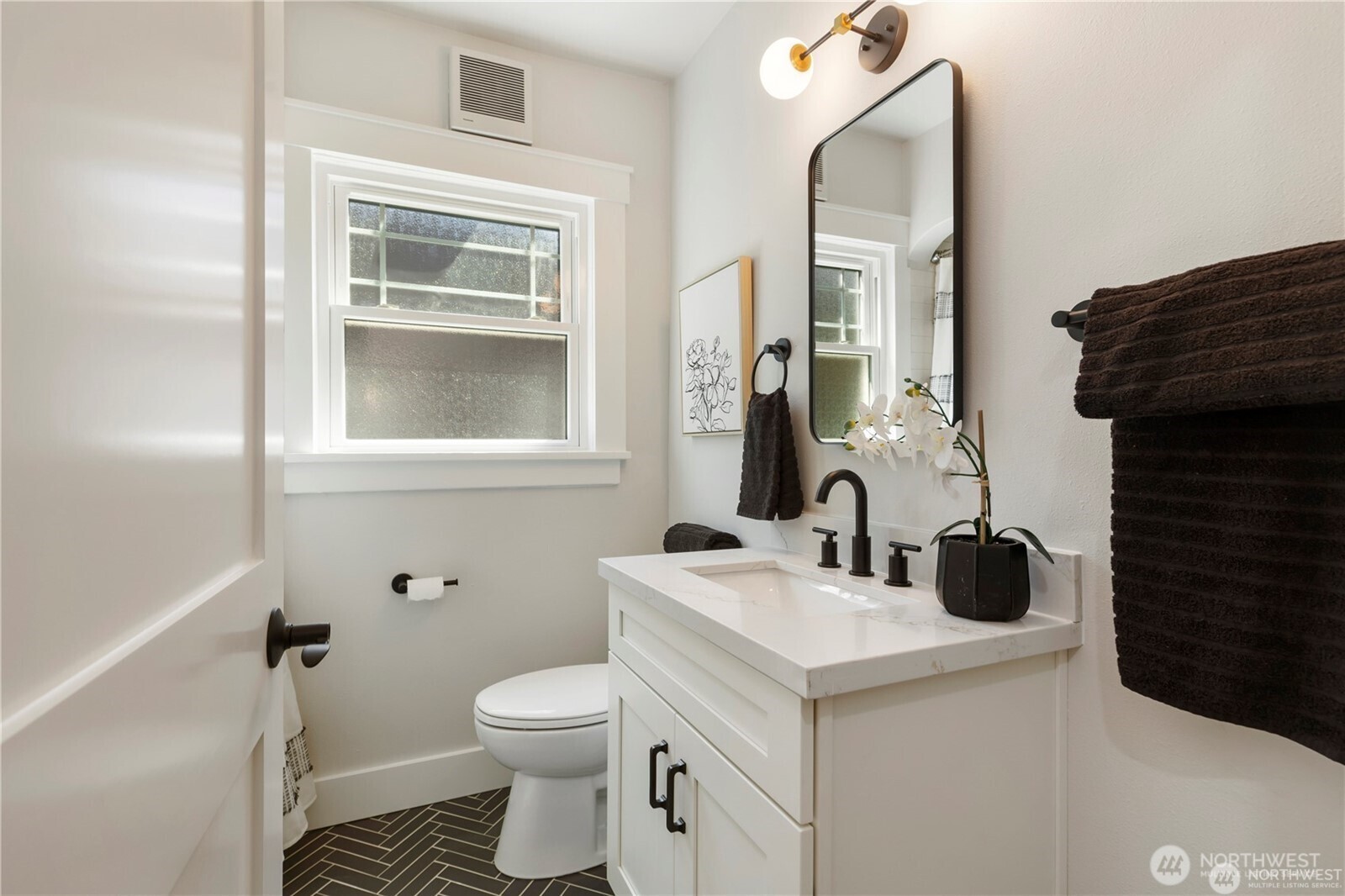 3221 36th Avenue S, Seattle, WA 98144-7005