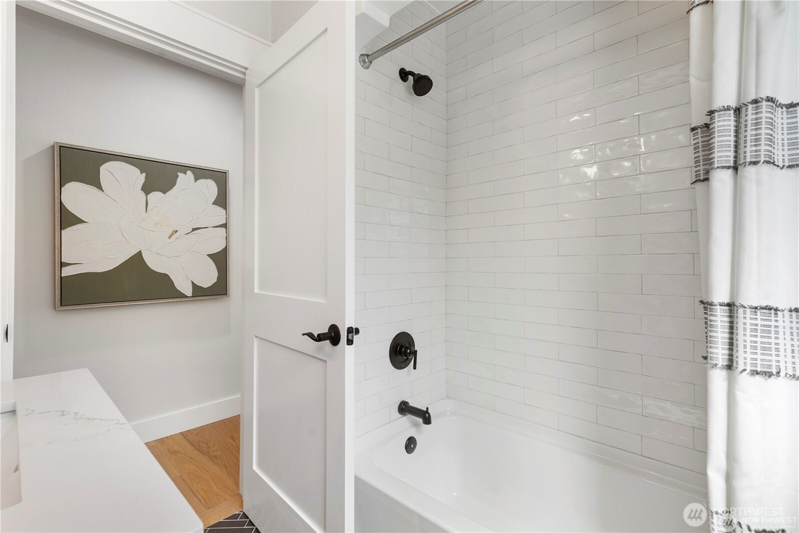 3221 36th Avenue S, Seattle, WA 98144-7005