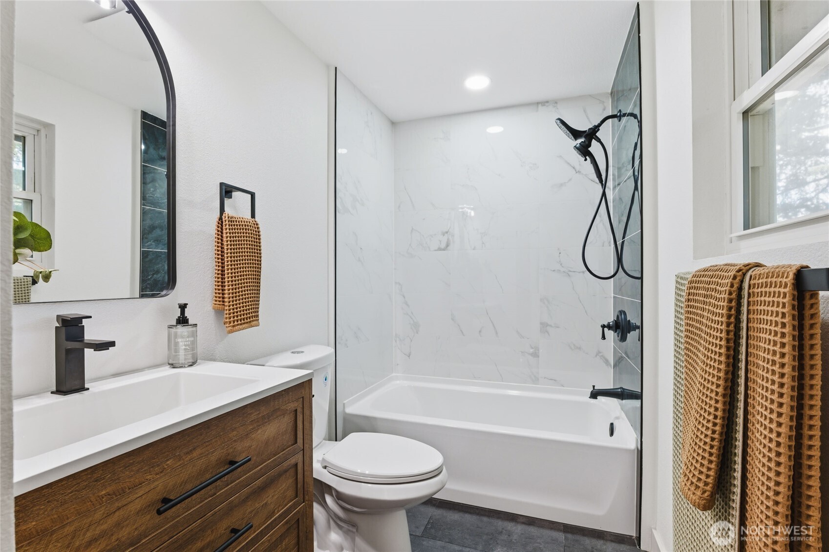 2775 SE Converse Circle , Port Orchard, WA 98366