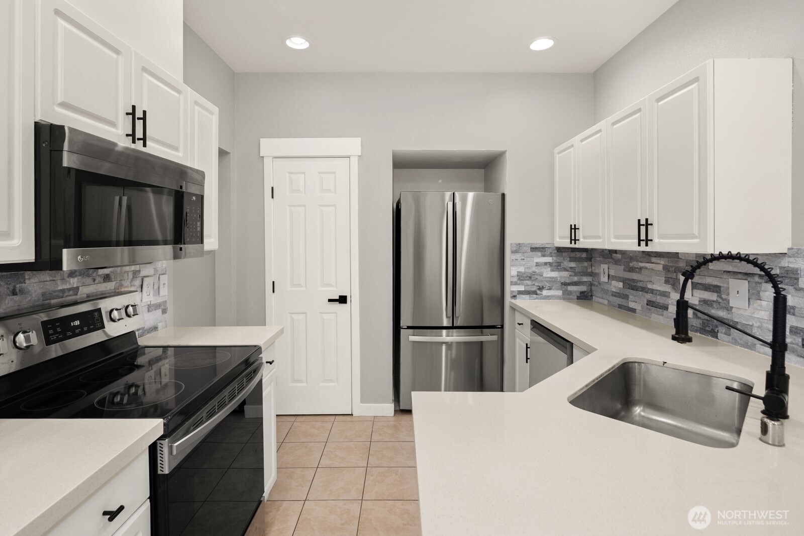 9610 179th Place NE #4, Redmond, WA 98052