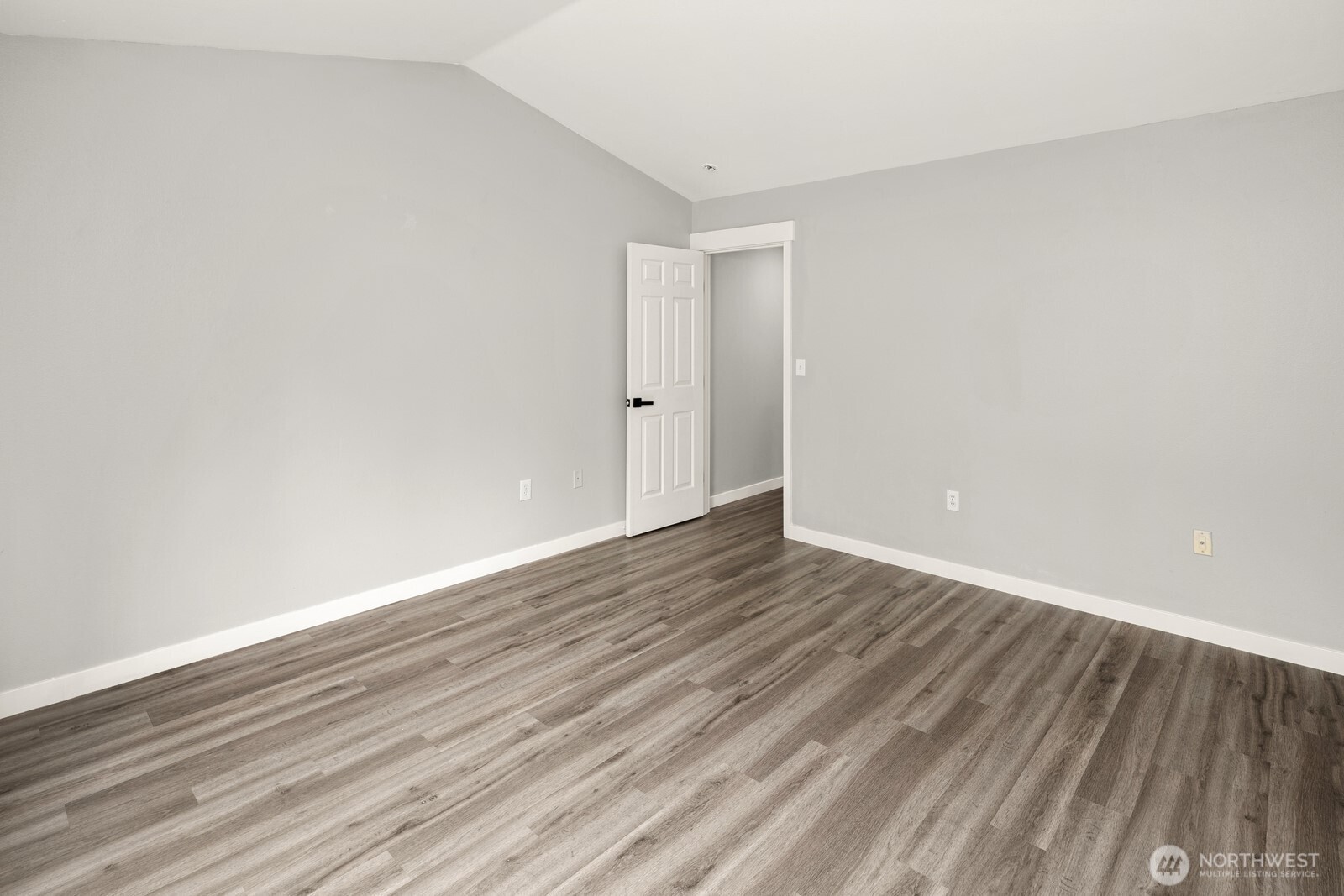 9610 179th Place NE #4, Redmond, WA 98052