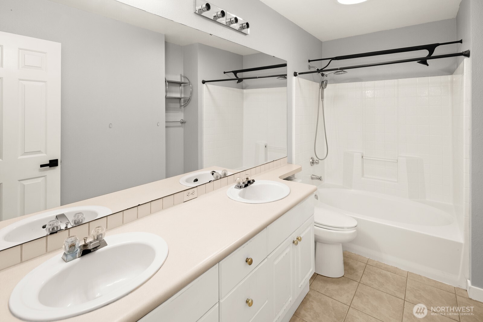 9610 179th Place NE #4, Redmond, WA 98052