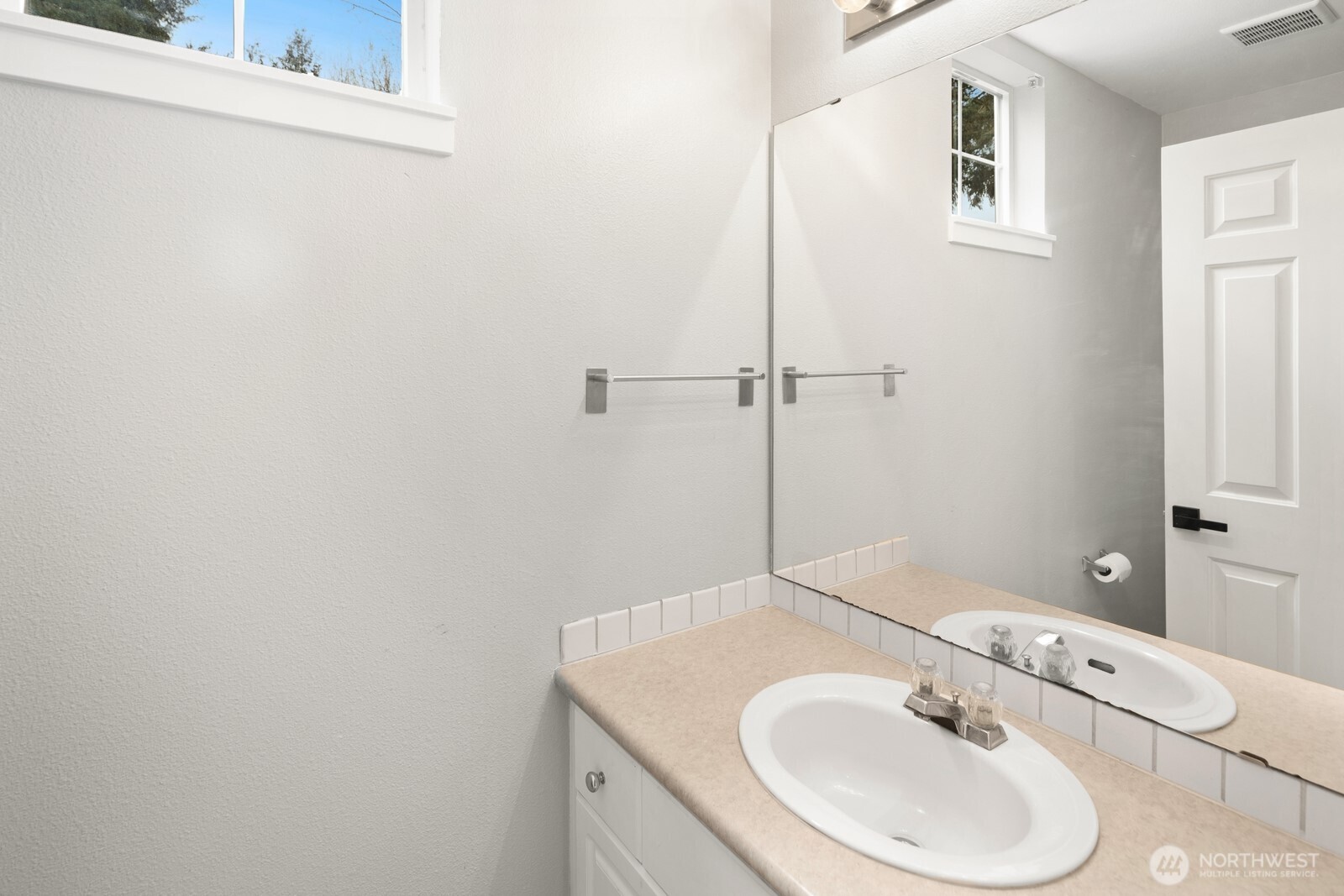 9610 179th Place NE #4, Redmond, WA 98052