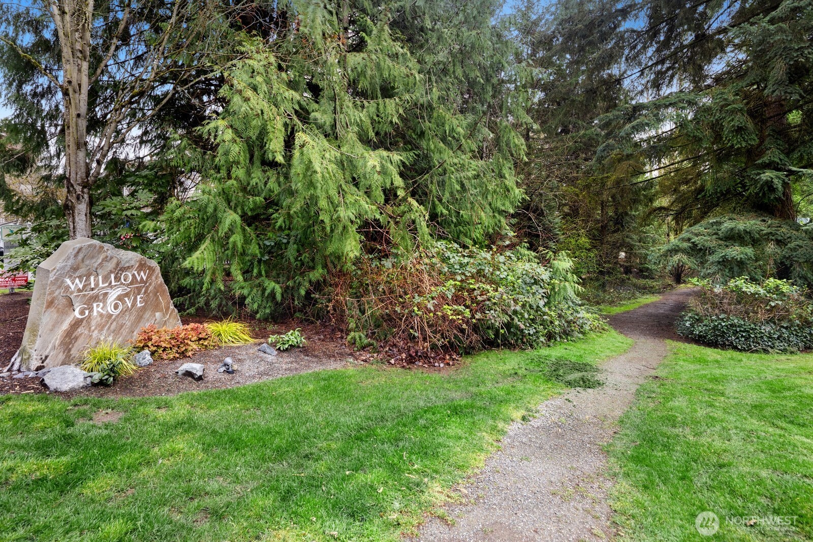 9610 179th Place NE #4, Redmond, WA 98052