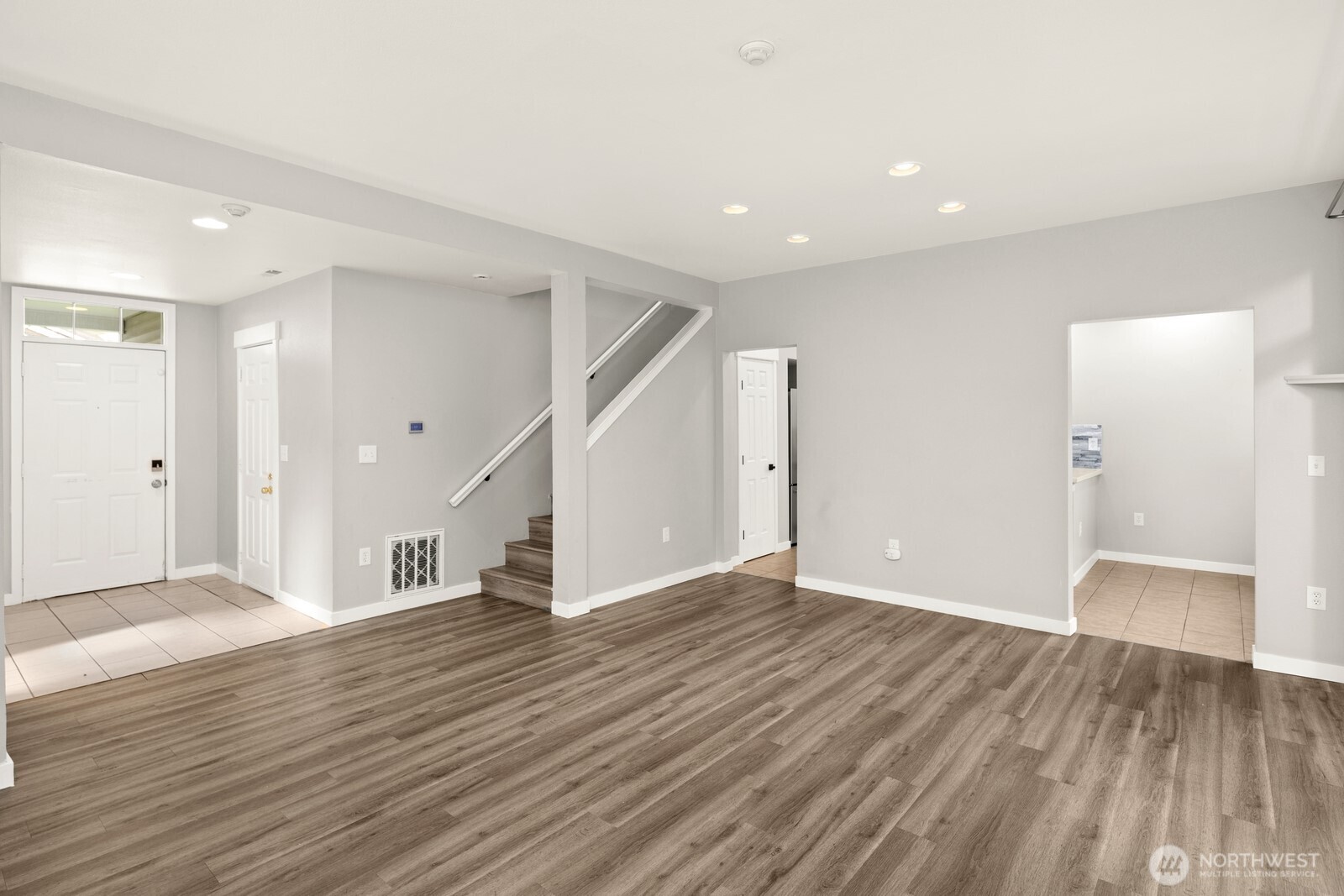 9610 179th Place NE #4, Redmond, WA 98052