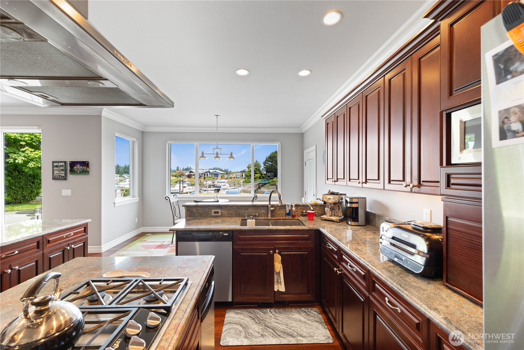 880 Shoshone Drive , La Conner, WA 98257