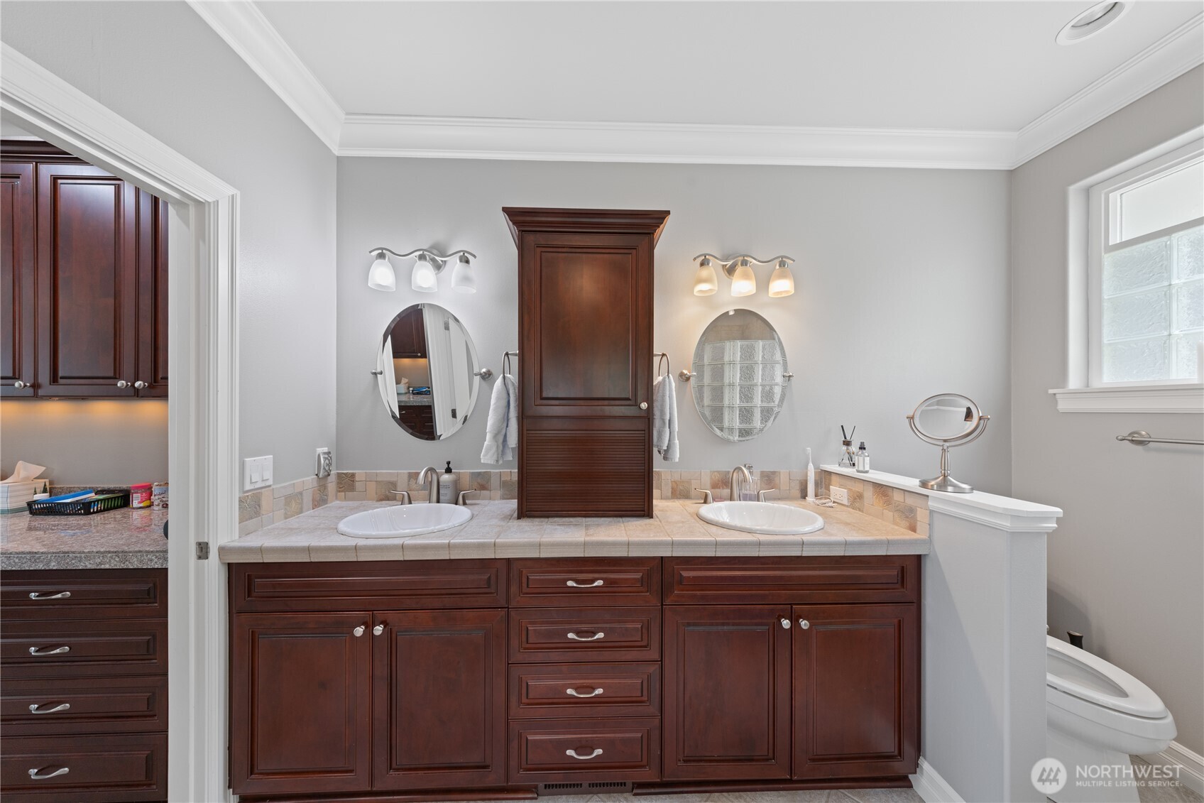 880 Shoshone Drive , La Conner, WA 98257