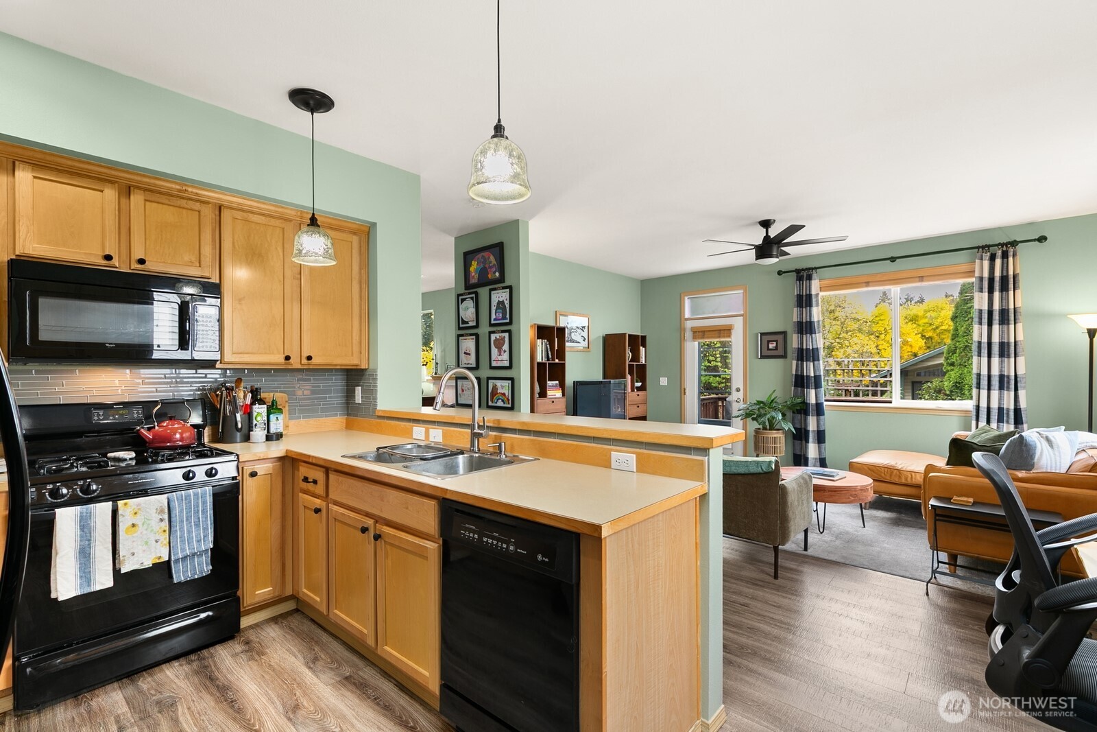 17928 15th Avenue W, Lynnwood, WA 98037